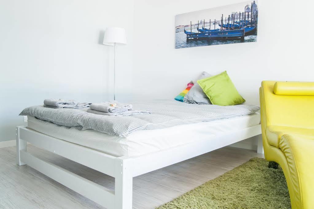 Bizapartments - Modern Flats With Parking Varšava Exteriér fotografie